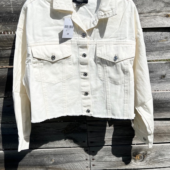 Forever 21 White Cropped Denim Jacket Size 2X - Picture 5 of 7